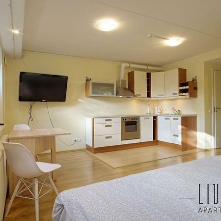 Sunny Studio With Parking, Self-Check-In & Wi-Fi タリン エクステリア 写真